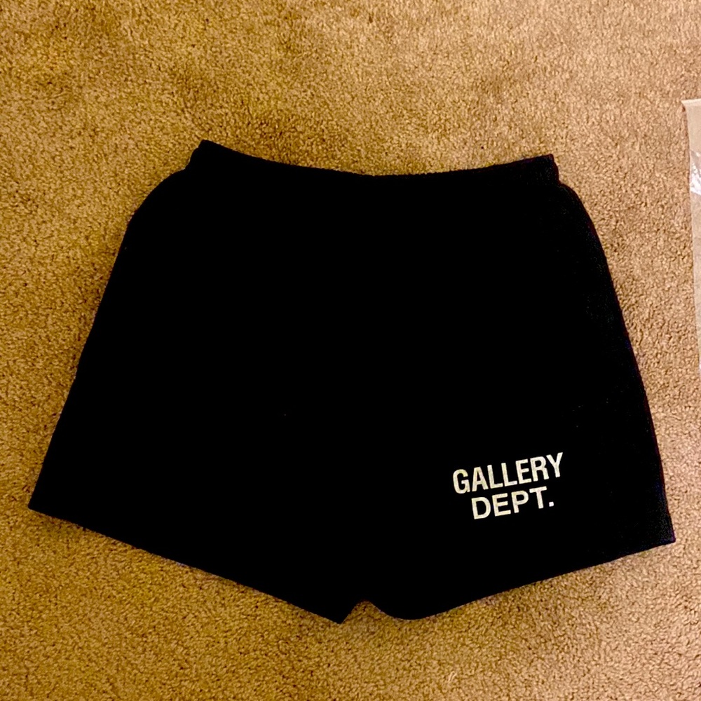 Gallery shorts size small